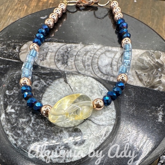 Citrine and lucite dainty gold bracelet adjustable beaded handmade - Picture 1 of 9